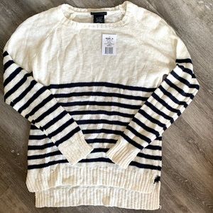 Cream & Navy Sweater - women's size M